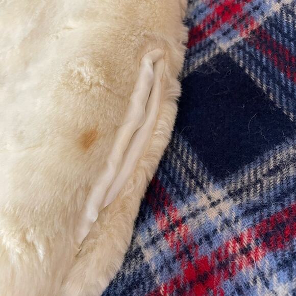 Vintage Y2K Faux Fur Creamy White Teddy 70s Jacket w/ Knit Tan cuffs & hem - Picture 15 of 15